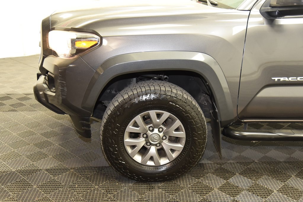 2017 Toyota Tacoma Image 26