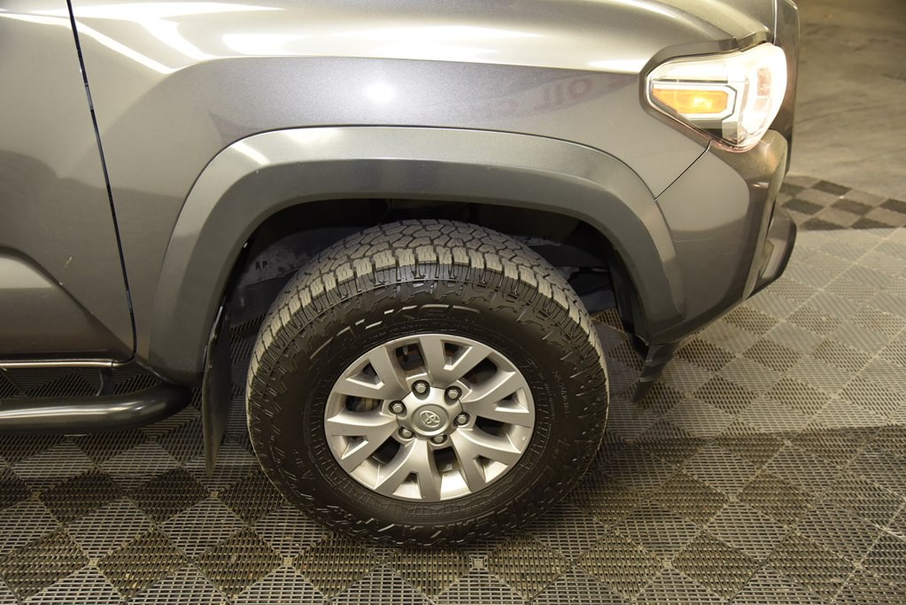 2017 Toyota Tacoma Image 29