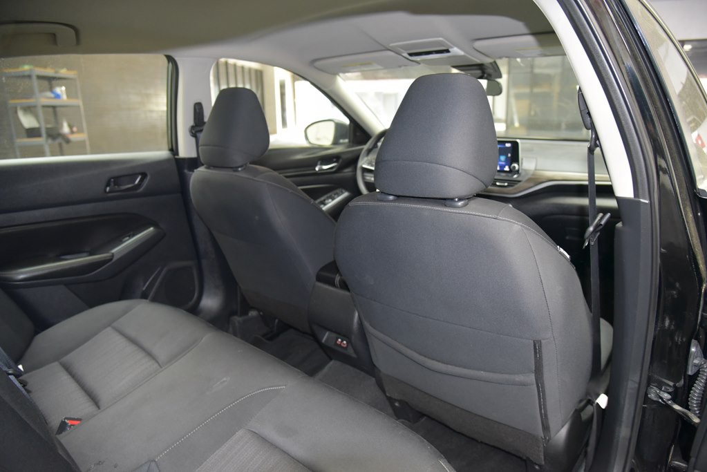 2024 Nissan Altima Image 16