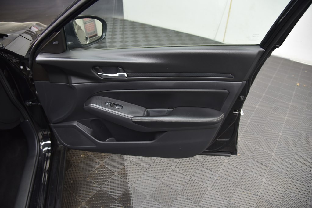 2024 Nissan Altima Image 21