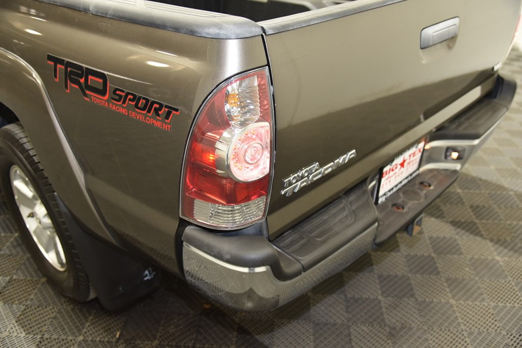 2014 Toyota Tacoma Image 16
