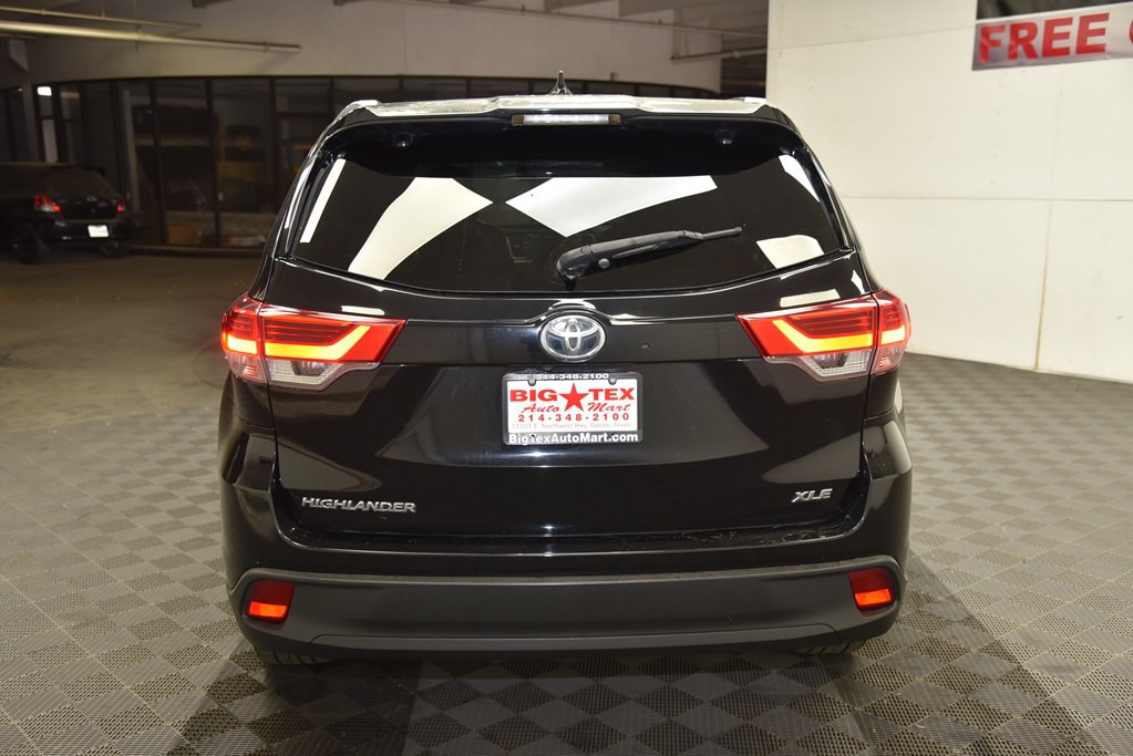2017 Toyota Highlander Image 4