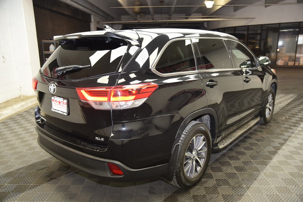 2017 Toyota Highlander Image 5