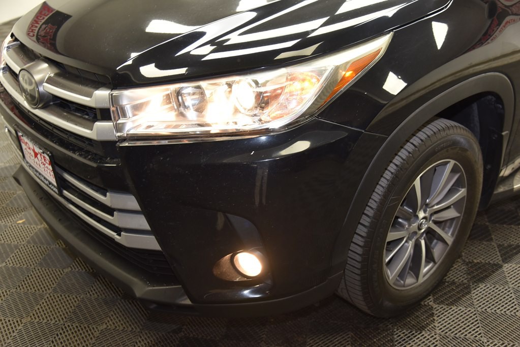 2017 Toyota Highlander Image 9