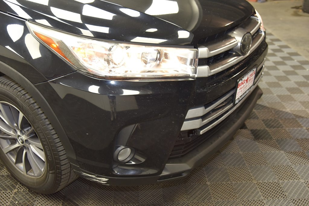 2017 Toyota Highlander Image 12