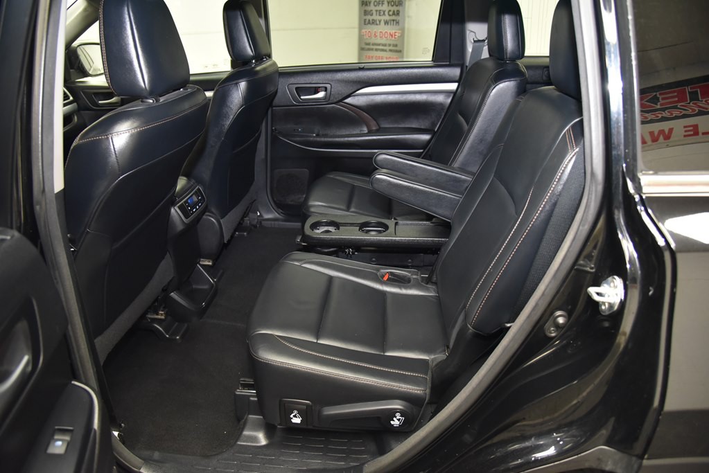 2017 Toyota Highlander Image 19