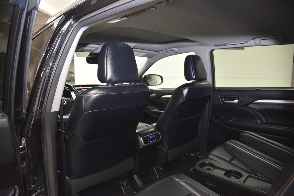 2017 Toyota Highlander Image 20