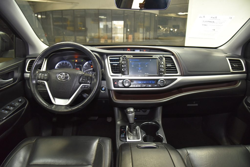 2017 Toyota Highlander Image 22