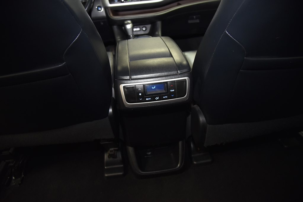 2017 Toyota Highlander Image 24