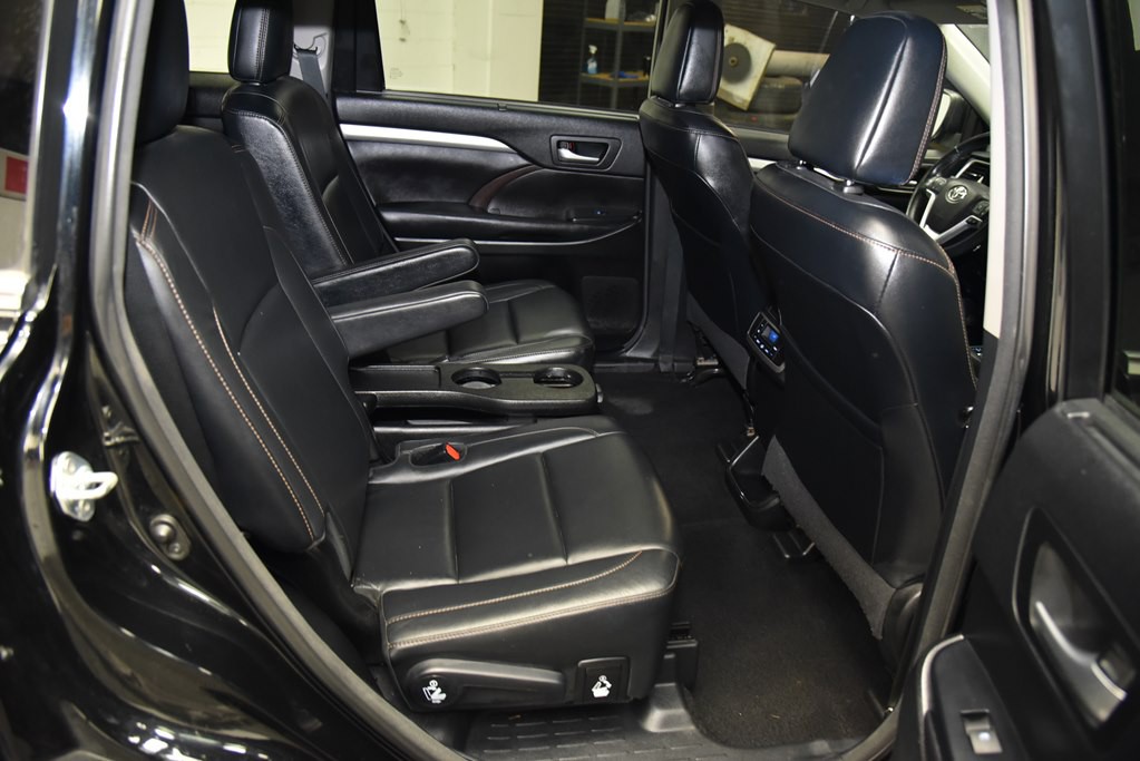 2017 Toyota Highlander Image 25