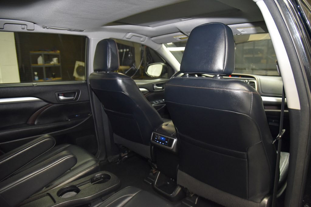 2017 Toyota Highlander Image 26