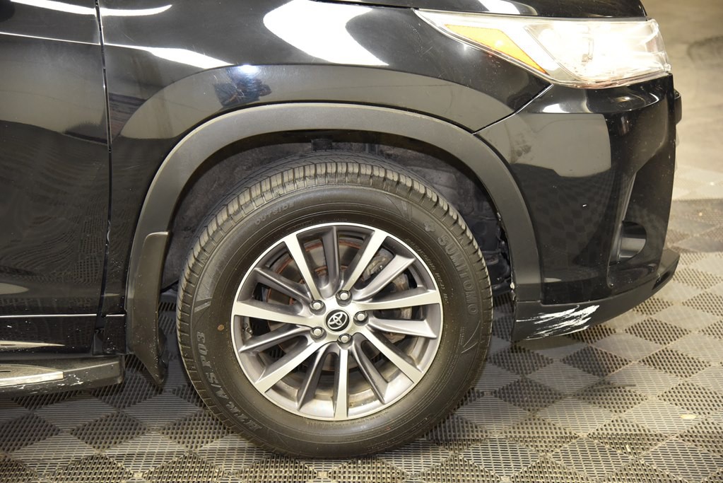 2017 Toyota Highlander Image 31