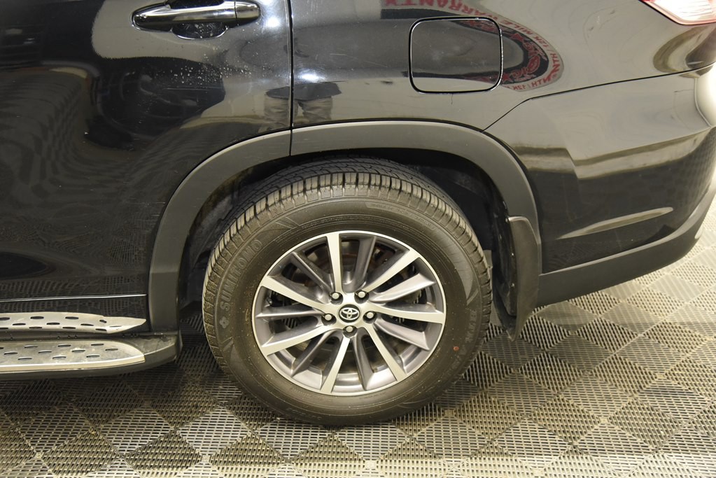 2017 Toyota Highlander Image 33