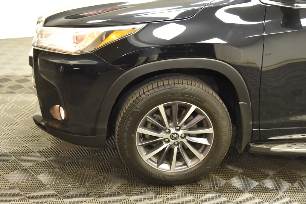 2017 Toyota Highlander Image 34