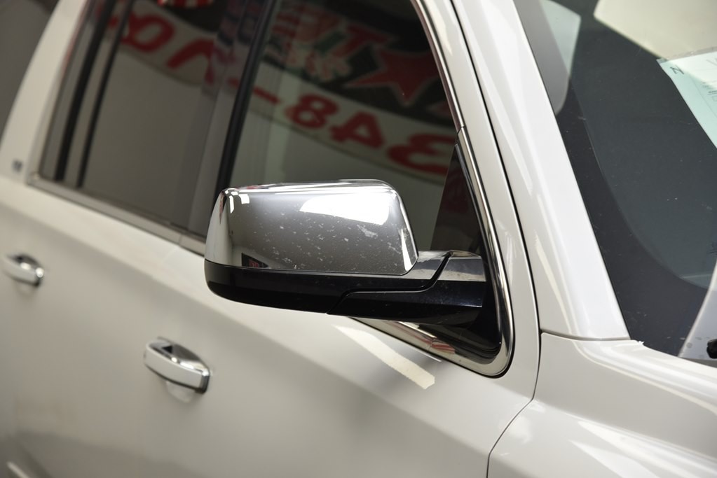 2016 Chevrolet Suburban Image 13