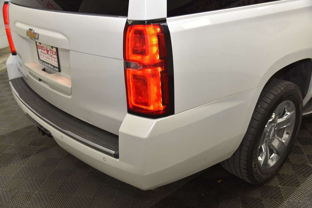 2016 Chevrolet Suburban Image 14