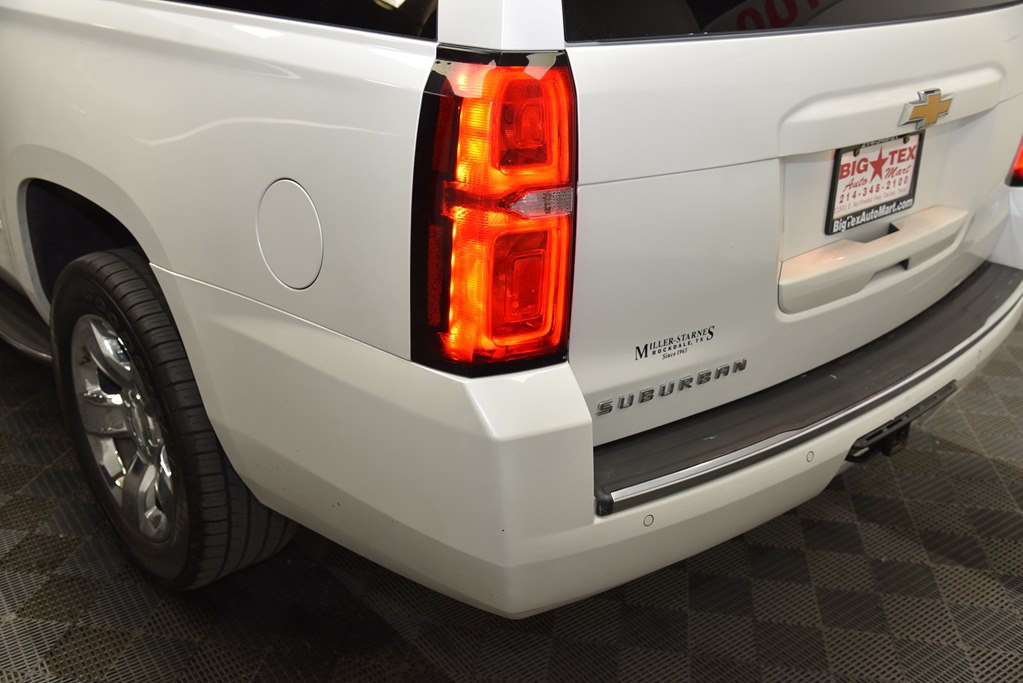 2016 Chevrolet Suburban Image 15
