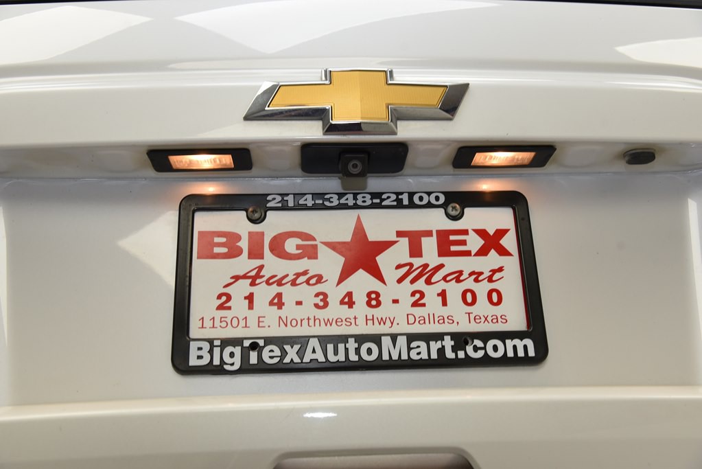 2016 Chevrolet Suburban Image 16