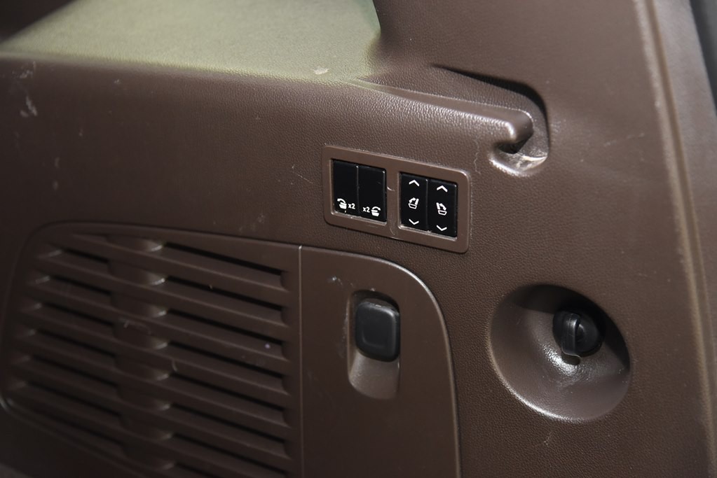 2016 Chevrolet Suburban Image 18