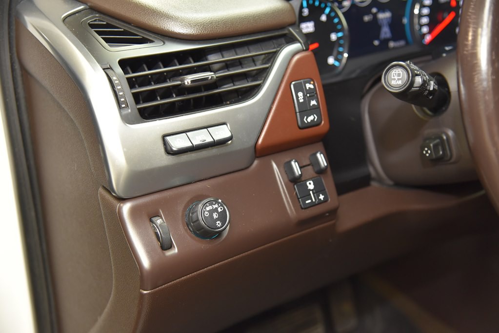 2016 Chevrolet Suburban Image 30