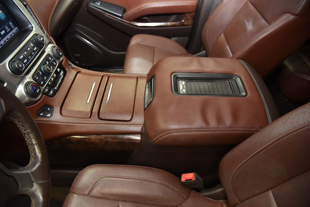 2016 Chevrolet Suburban Image 32