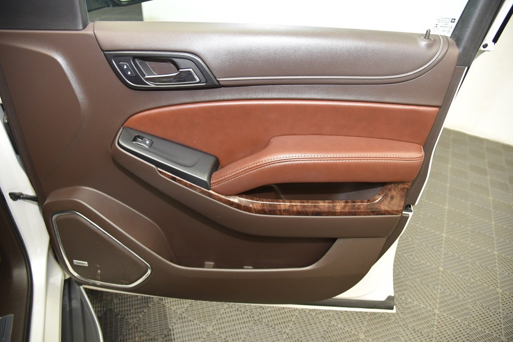 2016 Chevrolet Suburban Image 38