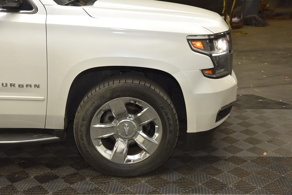 2016 Chevrolet Suburban Image 42