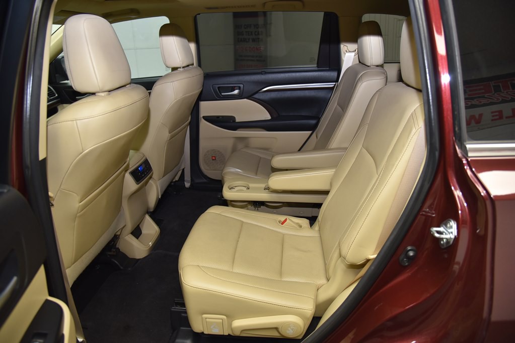 2015 Toyota Highlander Image 9