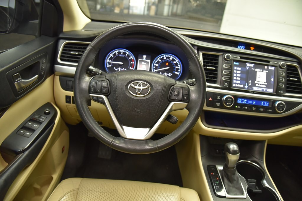 2015 Toyota Highlander Image 13
