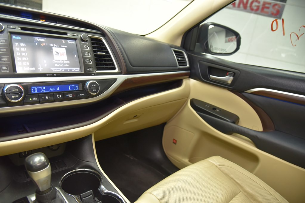 2015 Toyota Highlander Image 14
