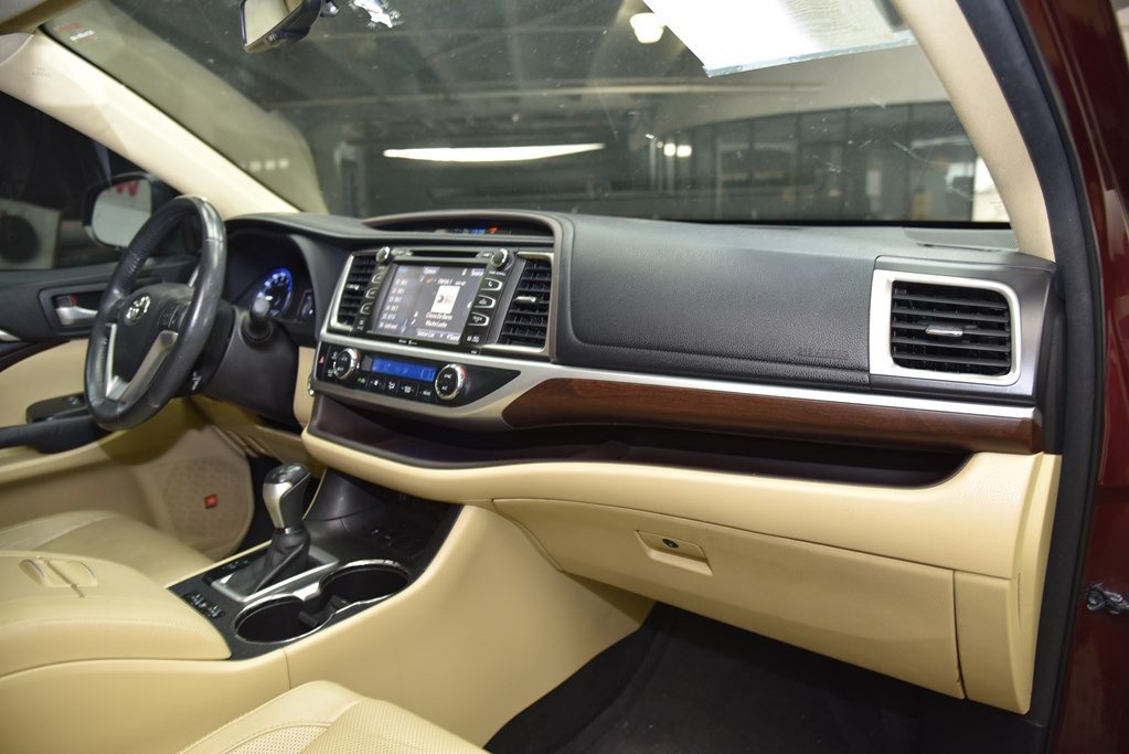 2015 Toyota Highlander Image 20