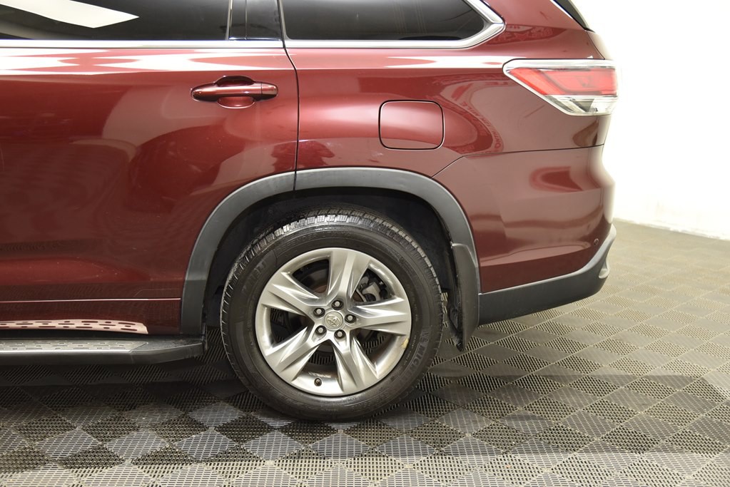 2015 Toyota Highlander Image 24