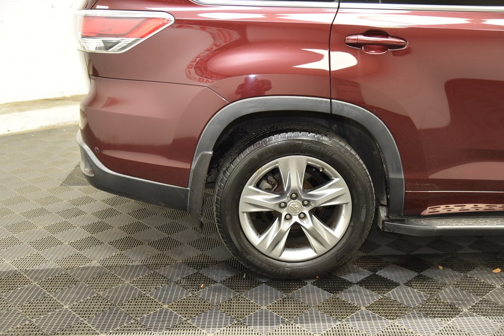 2015 Toyota Highlander Image 25