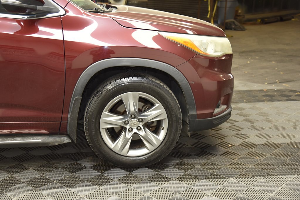 2015 Toyota Highlander Image 26