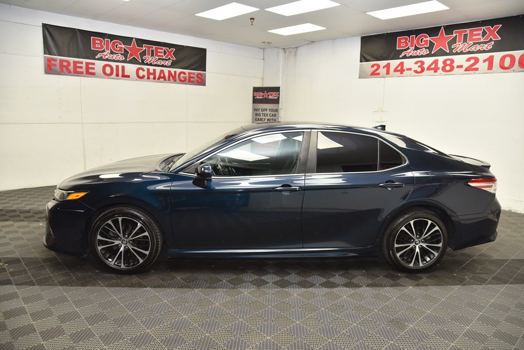 2020 Toyota Camry Image 2