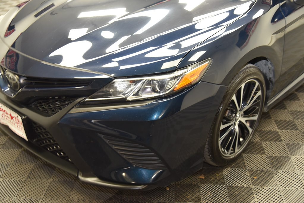 2020 Toyota Camry Image 9