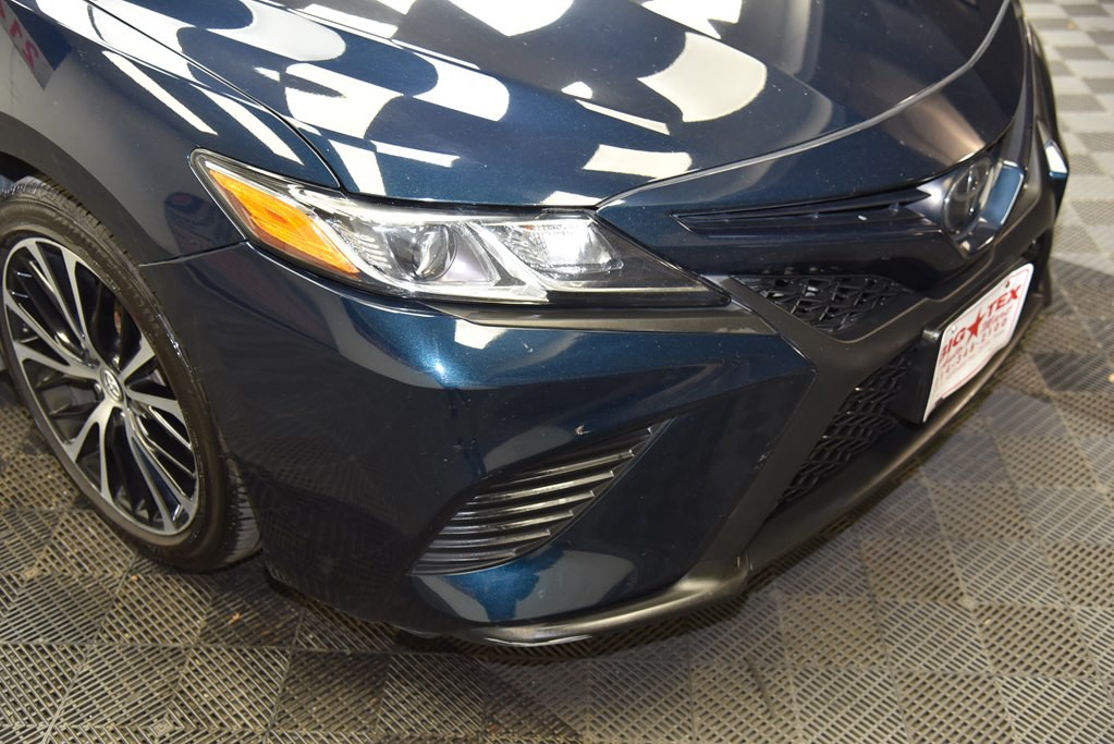 2020 Toyota Camry Image 11