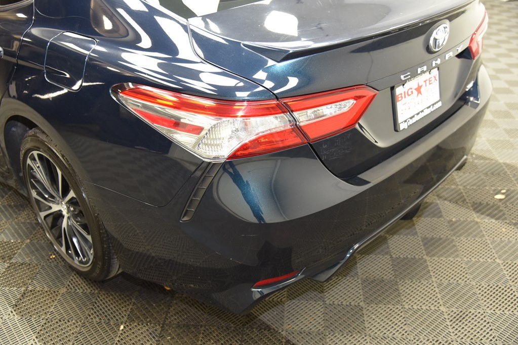 2020 Toyota Camry Image 13