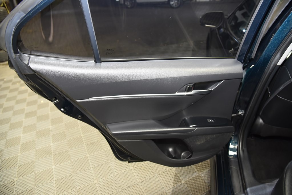 2020 Toyota Camry Image 17