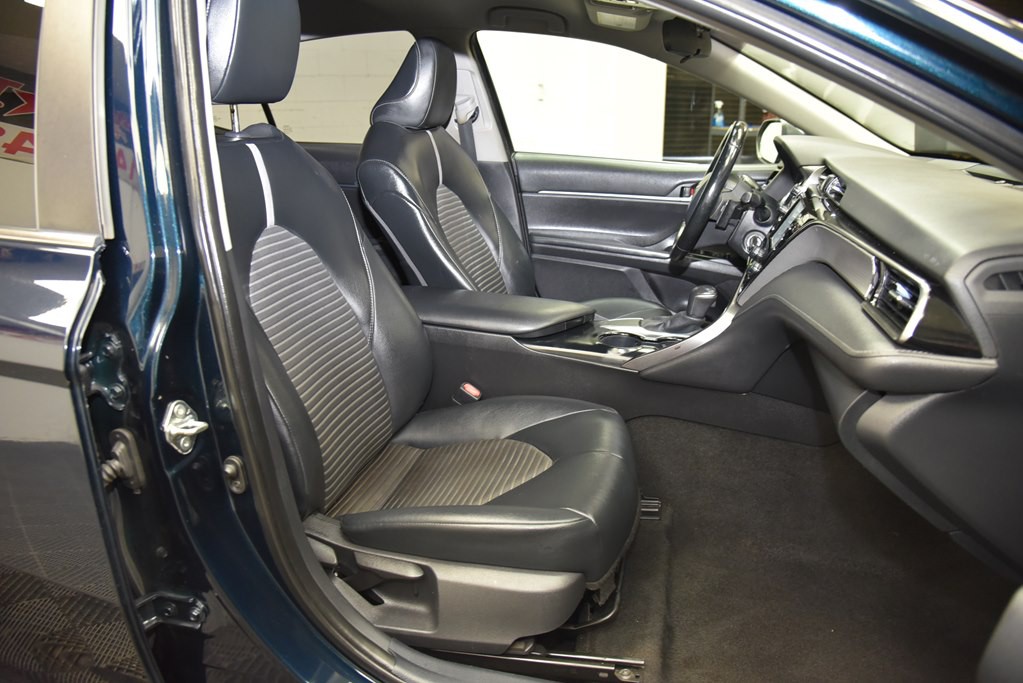 2020 Toyota Camry Image 27