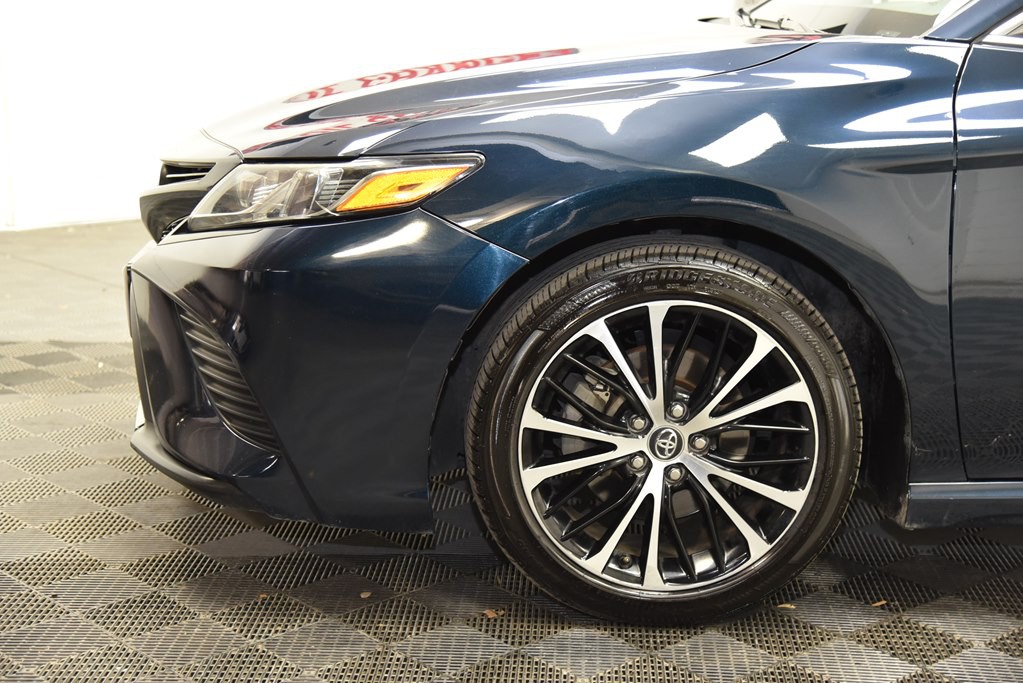 2020 Toyota Camry Image 30