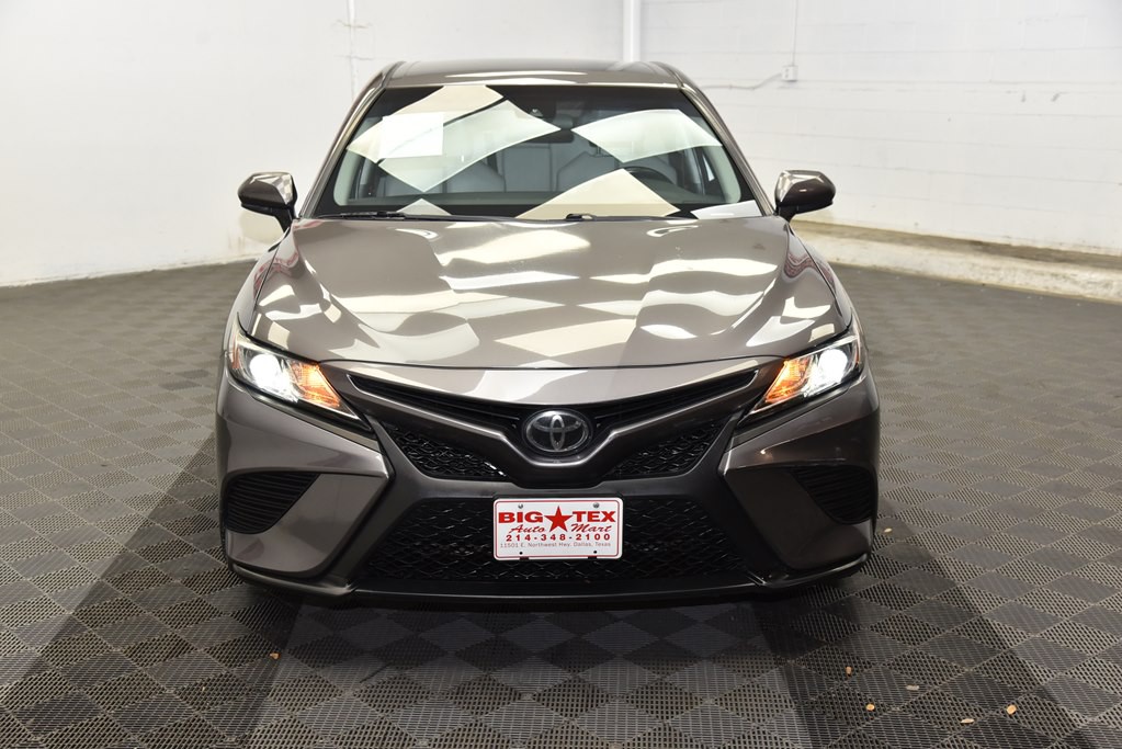 2018 Toyota Camry Image 8