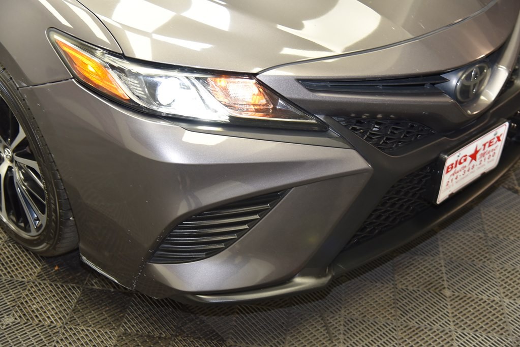 2018 Toyota Camry Image 11