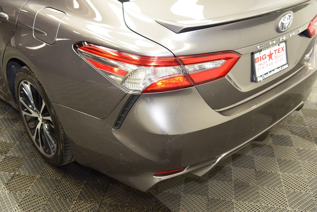 2018 Toyota Camry Image 14