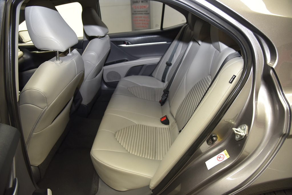 2018 Toyota Camry Image 15