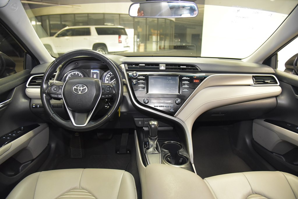 2018 Toyota Camry Image 18