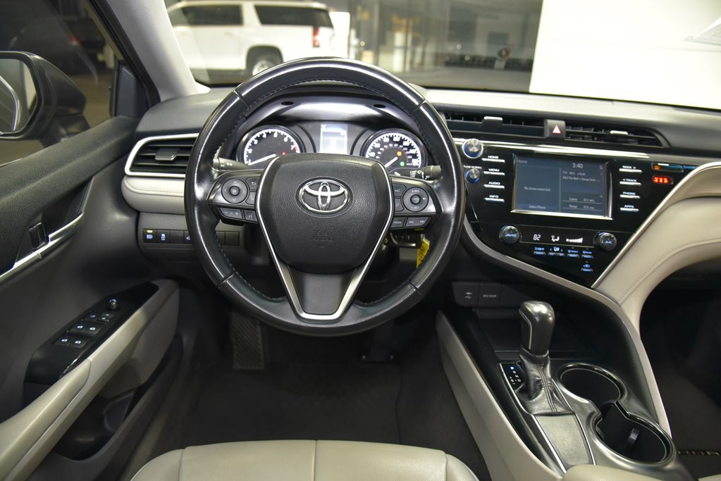 2018 Toyota Camry Image 19