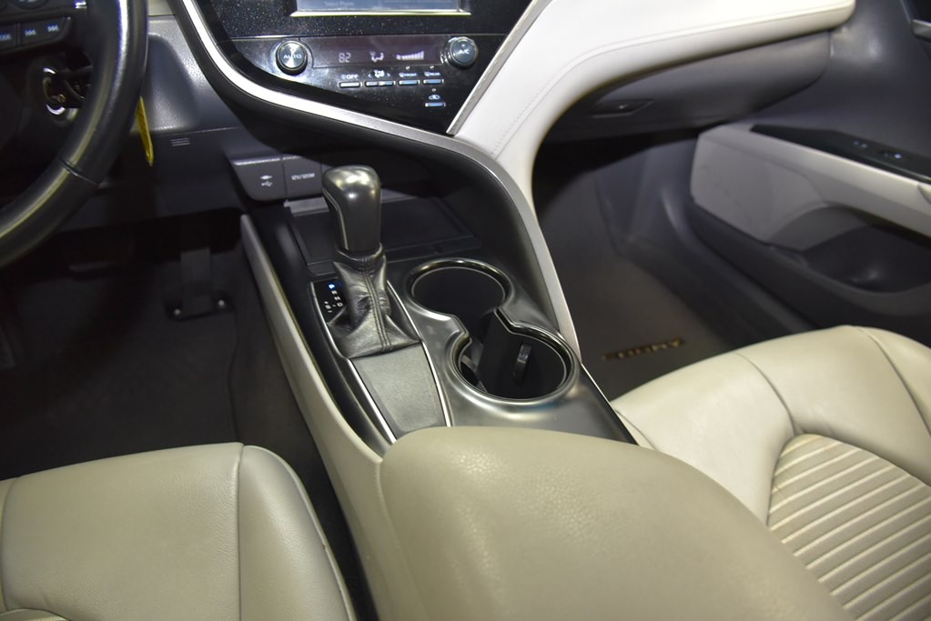 2018 Toyota Camry Image 20