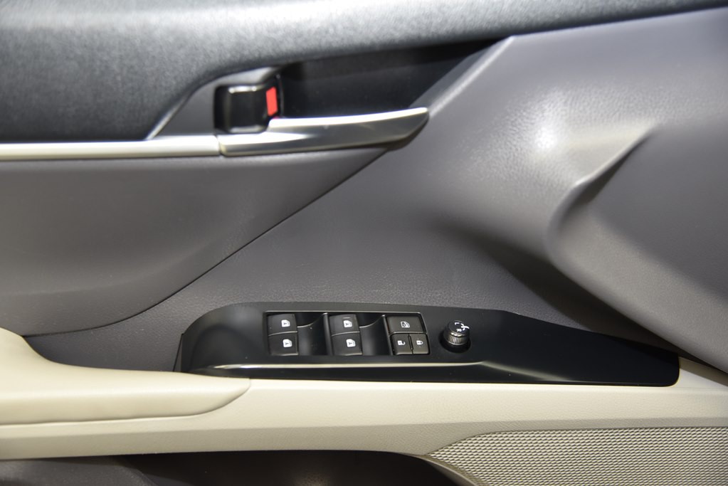 2018 Toyota Camry Image 25