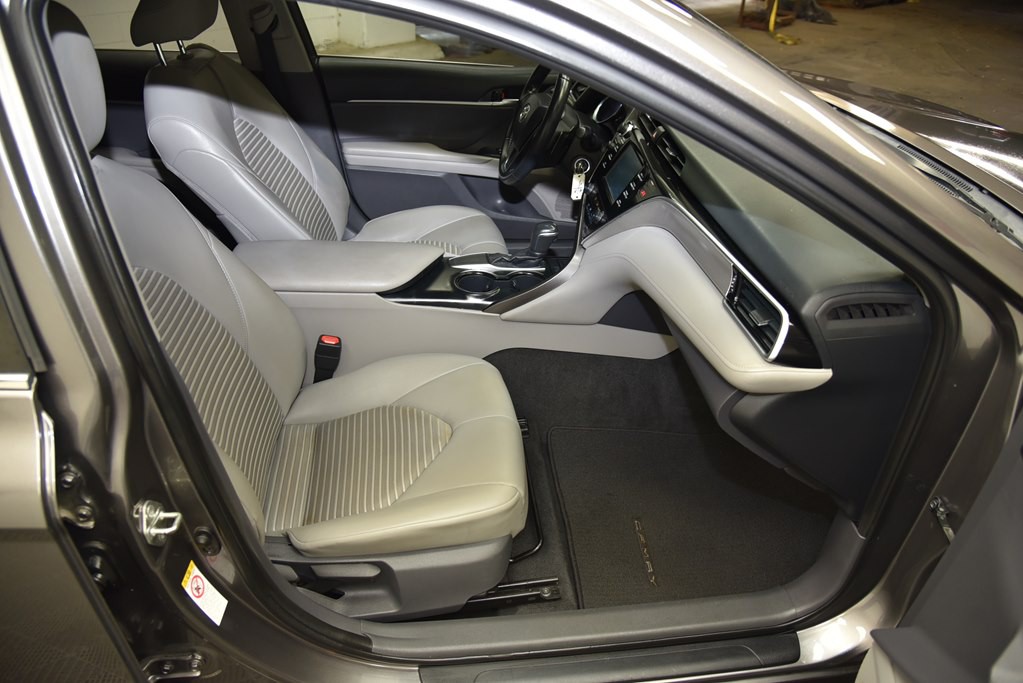 2018 Toyota Camry Image 33